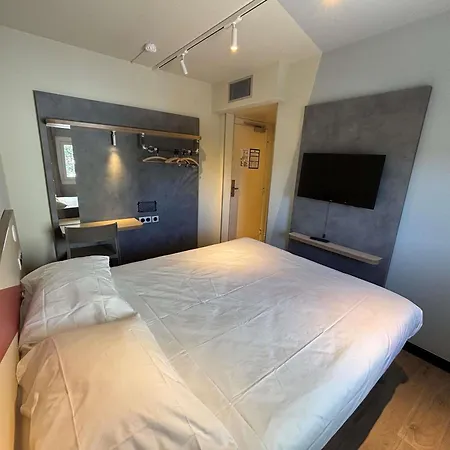 Hotel Hotelf1 Le Luc Des Maures 3*